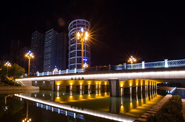 天橋照明亮化工程設(shè)計(jì)，點(diǎn)綴城市夜景燈光